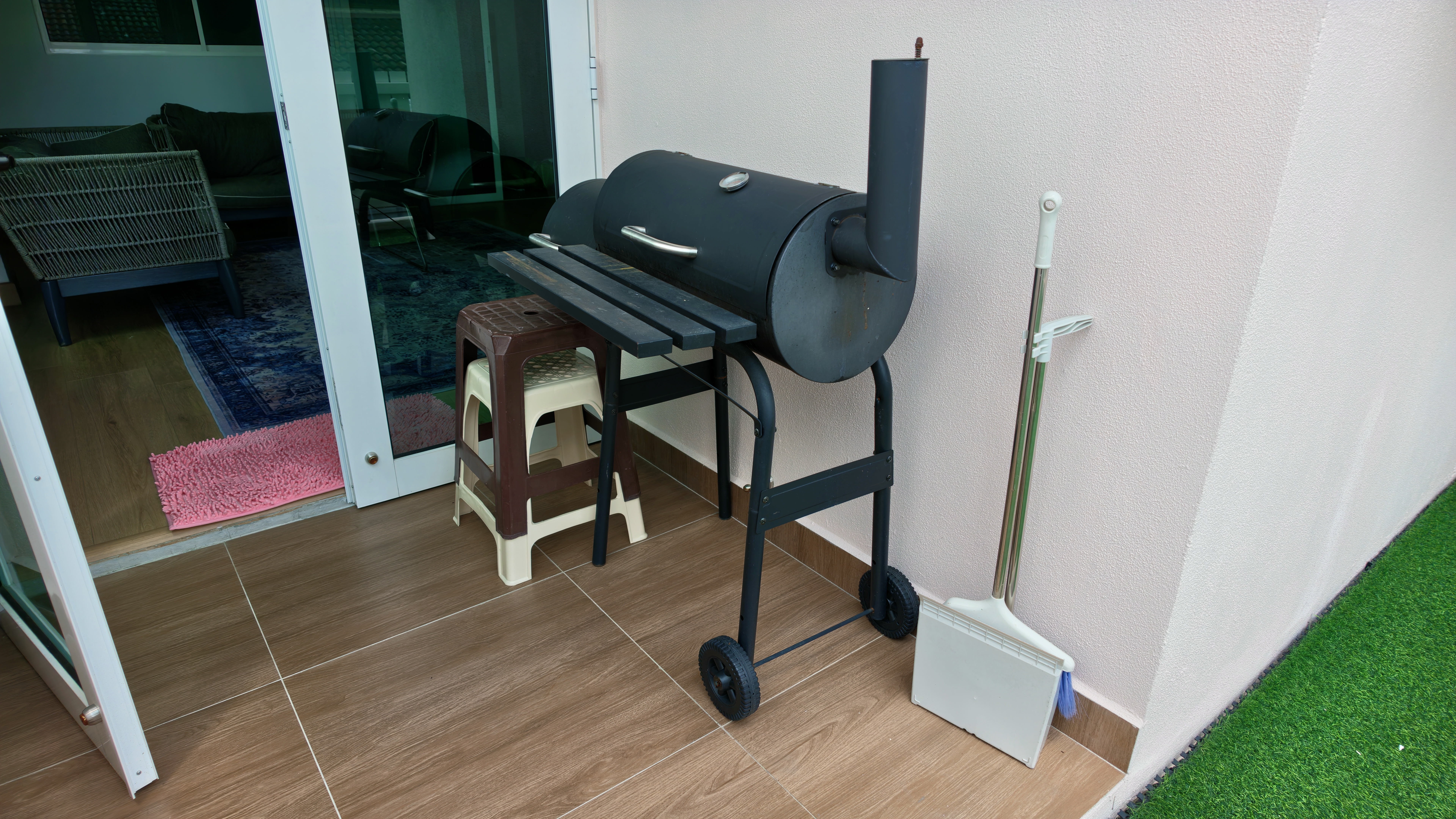 Rooftop BBQ Smoker Grill & Terrace