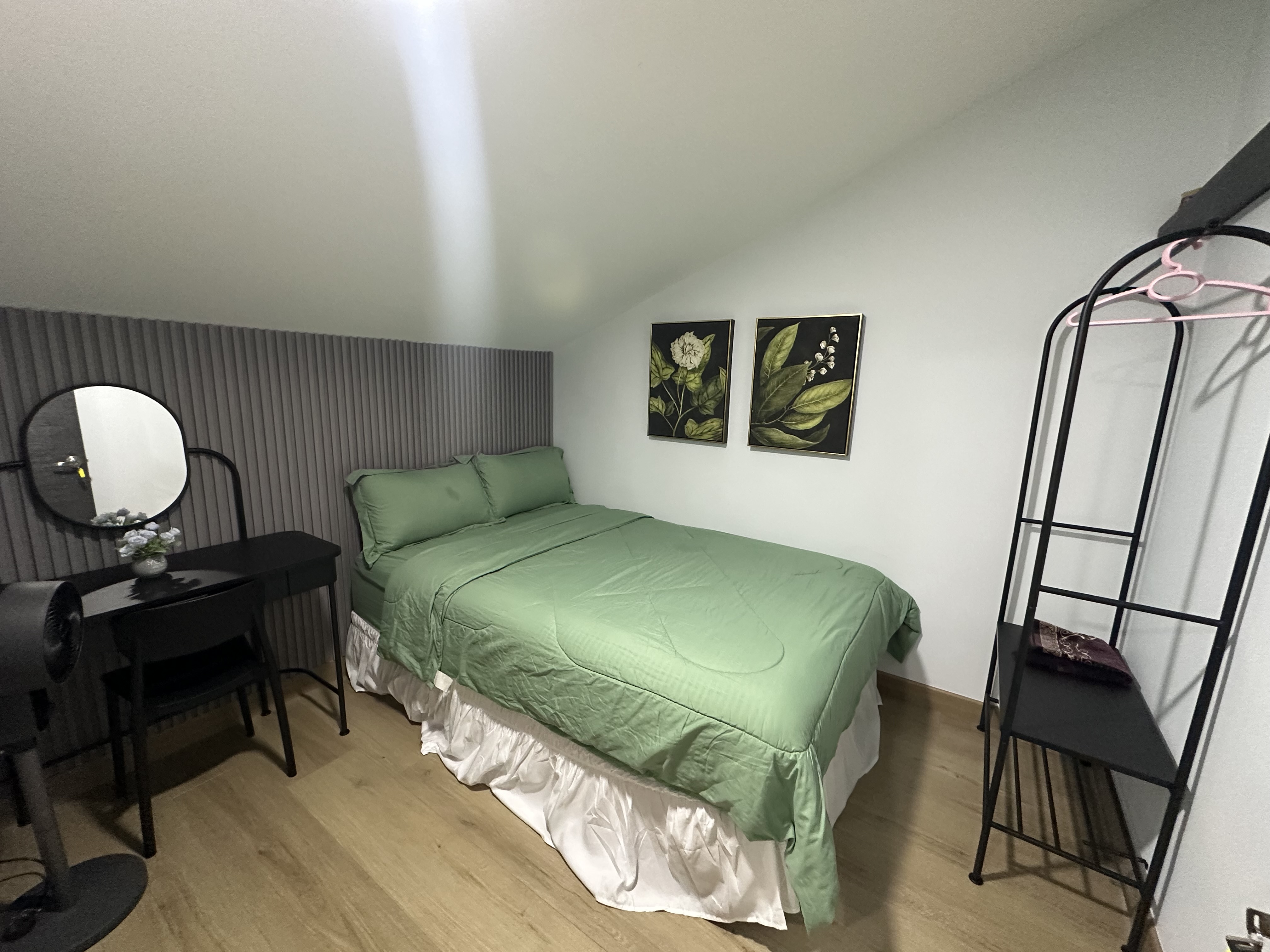 Cosy Rooftop Suite (Room 2-1)